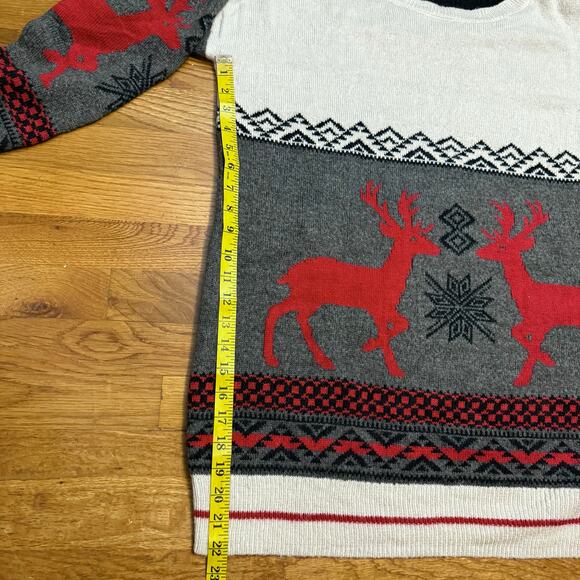 Mossimo Women’s XXL Gray Red Holiday Sweater Reindeer Snowflake Winter Christmas - Picture 4 of 9
